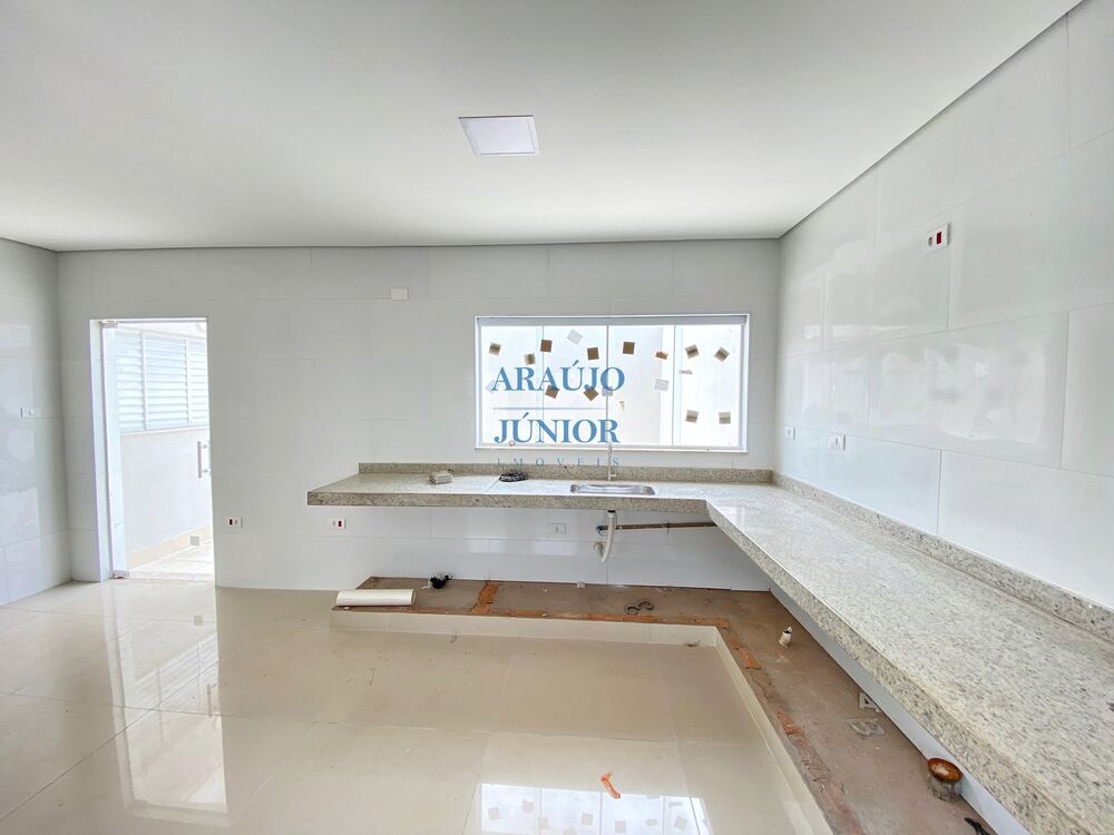 Casa à venda com 4 quartos, 180m² - Foto 5