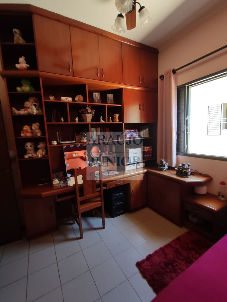 Casa, 3 quartos, 190 m² - Foto 1