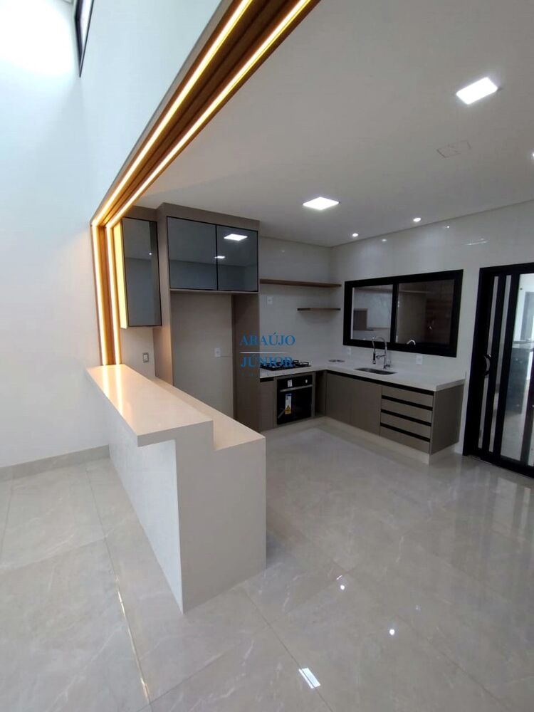 Casa, 3 quartos, 204 m² - Foto 1