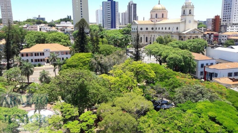 Apartamento à venda com 3 quartos, 107m² - Foto 1