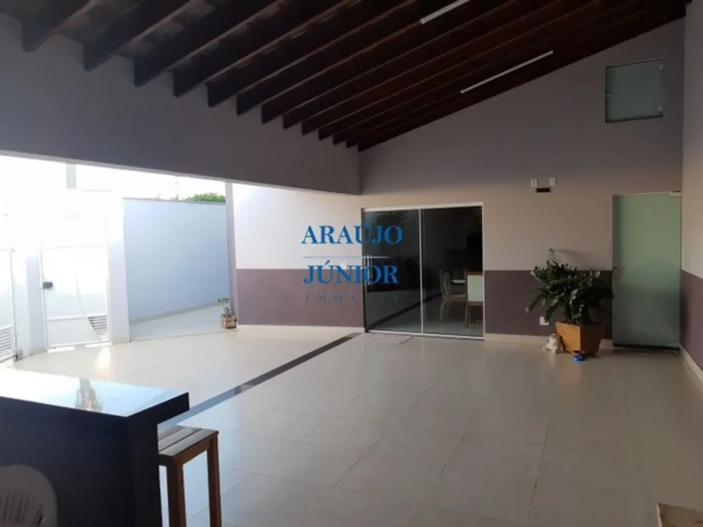 Casa, 3 quartos, 235 m² - Foto 2