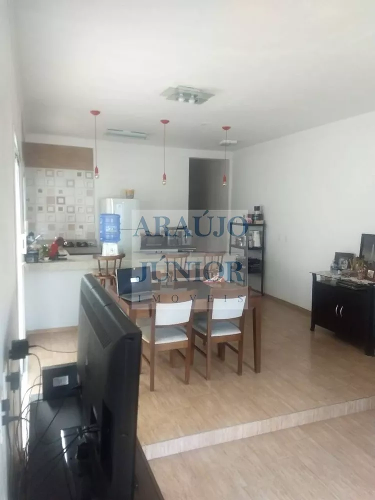 Casa à venda com 2 quartos, 130m² - Foto 10