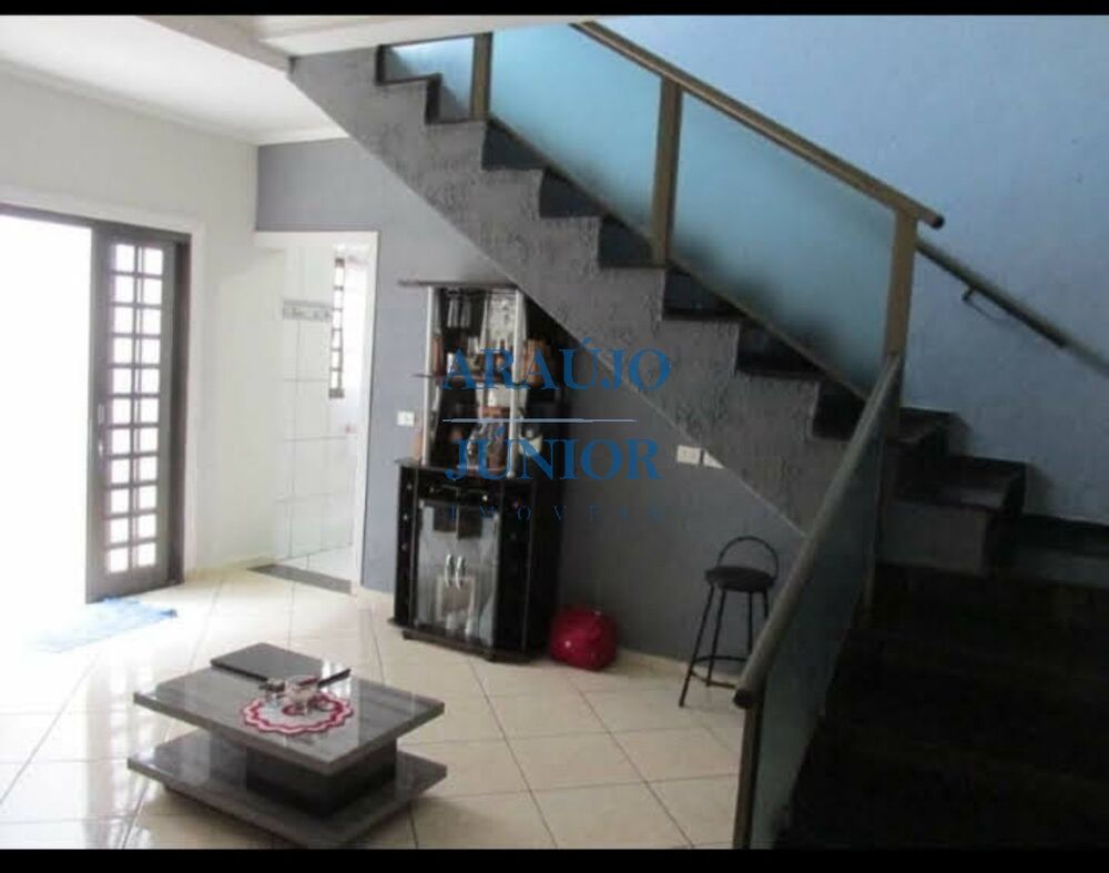 Casa à venda com 3 quartos, 185m² - Foto 4