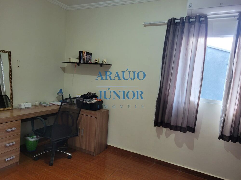 Casa, 3 quartos, 220 m² - Foto 1