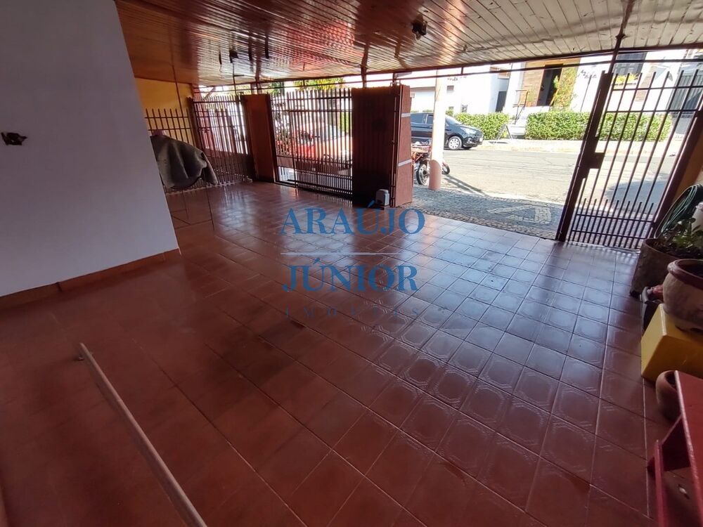 Casa, 4 quartos, 330 m² - Foto 1