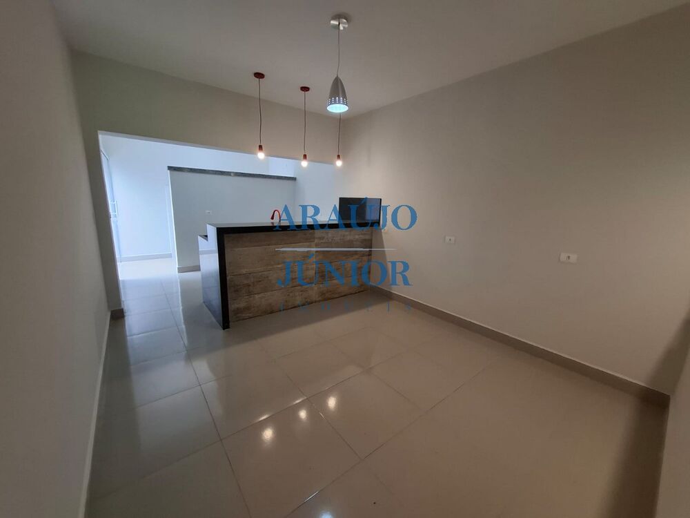 Casa para alugar com 2 quartos, 98m² - Foto 1