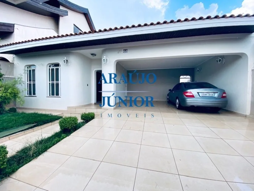 Casa, 4 quartos, 215 m² - Foto 1