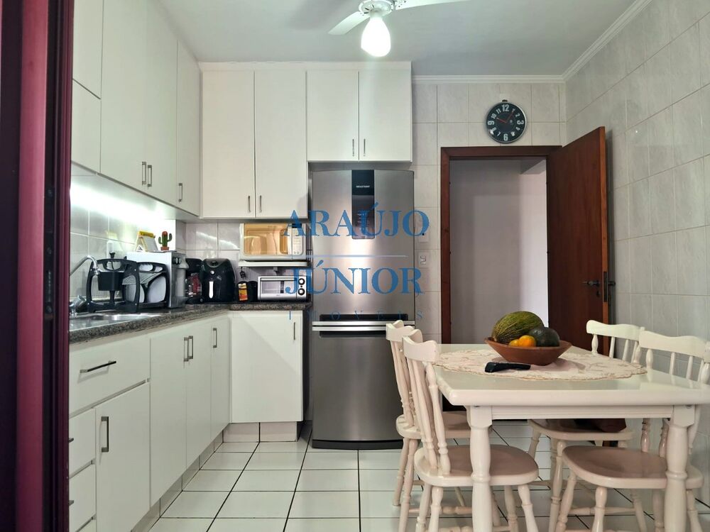 Apartamento à venda com 3 quartos, 137m² - Foto 13