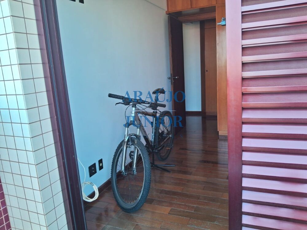 Apartamento à venda com 3 quartos, 137m² - Foto 24