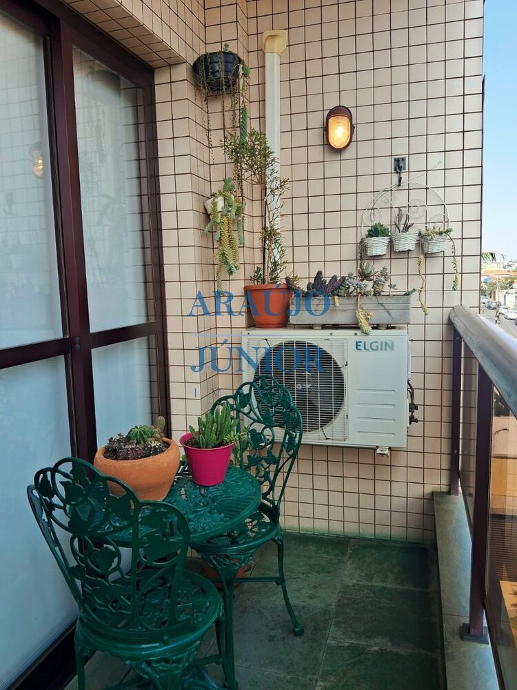 Apartamento à venda com 3 quartos, 137m² - Foto 4