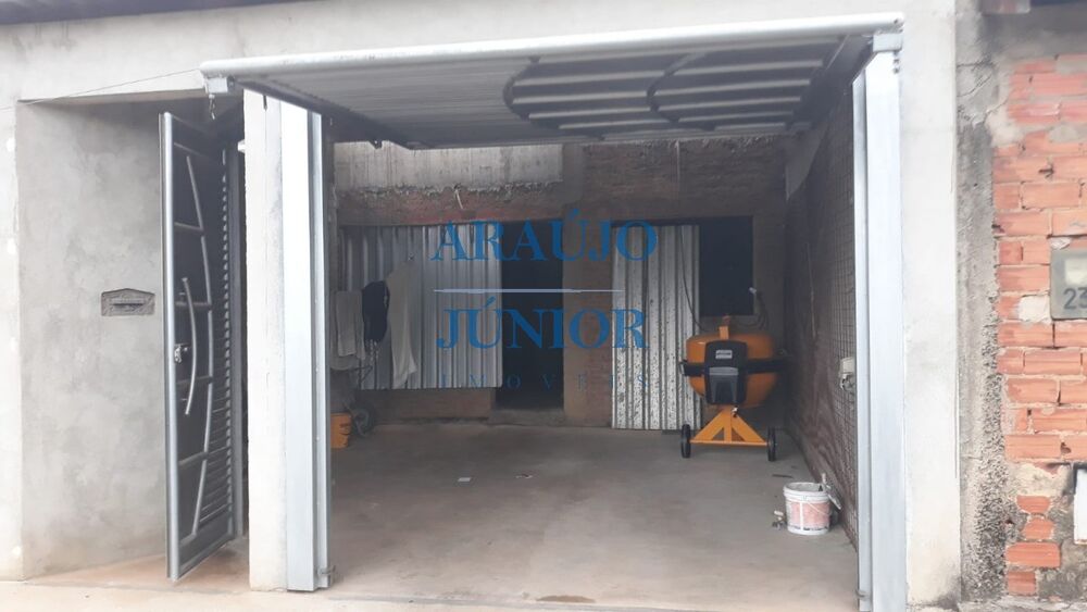Casa à venda com 3 quartos, 173m² - Foto 1