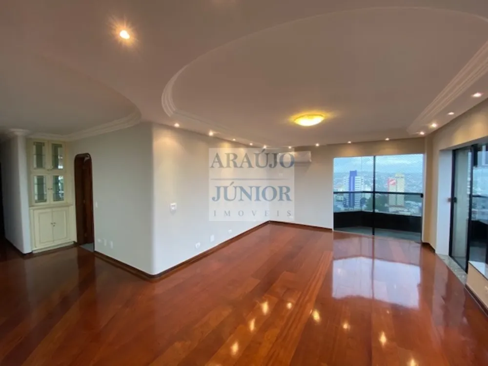 Apartamento, 3 quartos, 220 m² - Foto 1