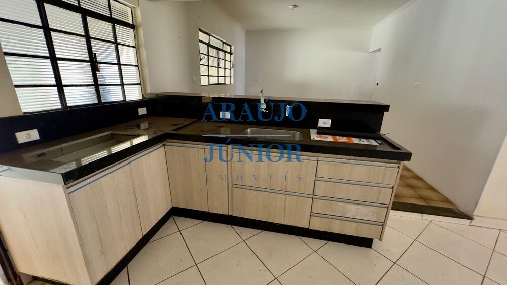 Casa à venda com 2 quartos, 219m² - Foto 10