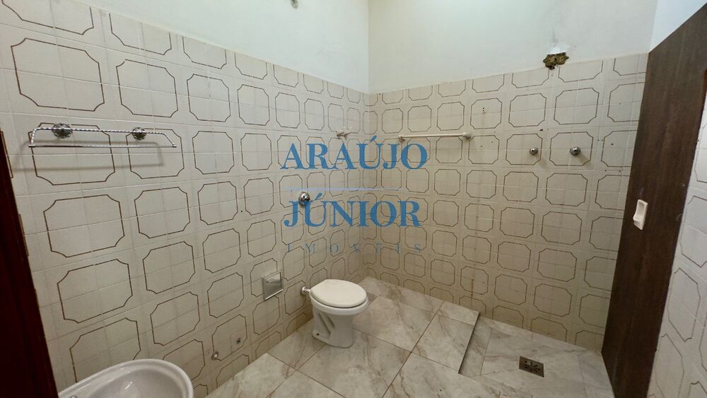 Casa à venda com 2 quartos, 219m² - Foto 4