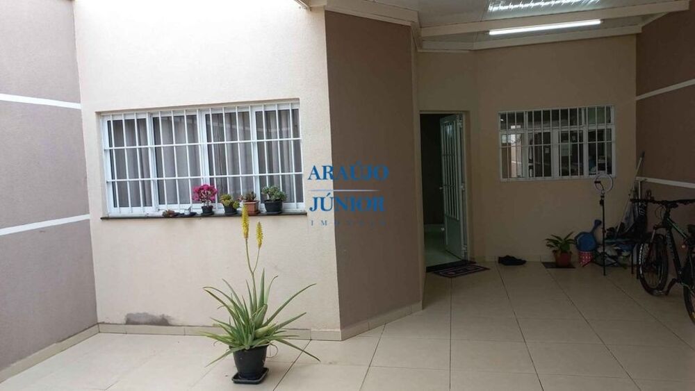 Casa à venda com 2 quartos, 120m² - Foto 1