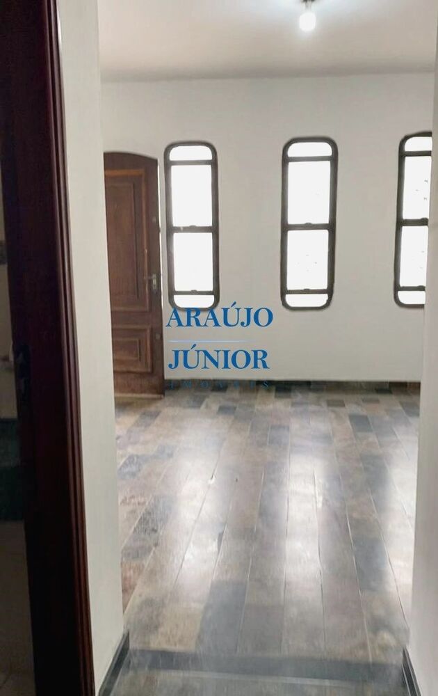 Casa à venda com 4 quartos, 266m² - Foto 4