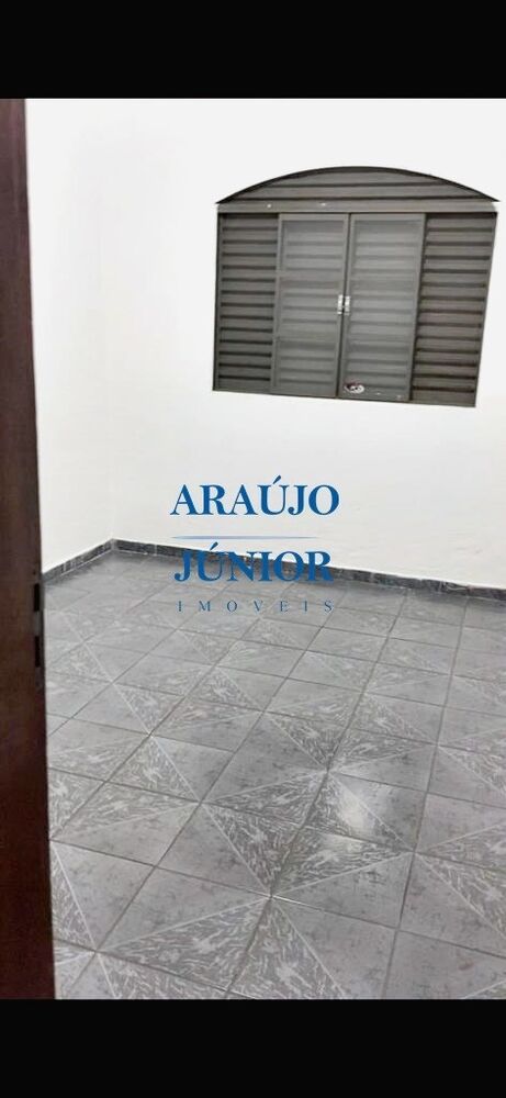 Casa à venda com 4 quartos, 266m² - Foto 2