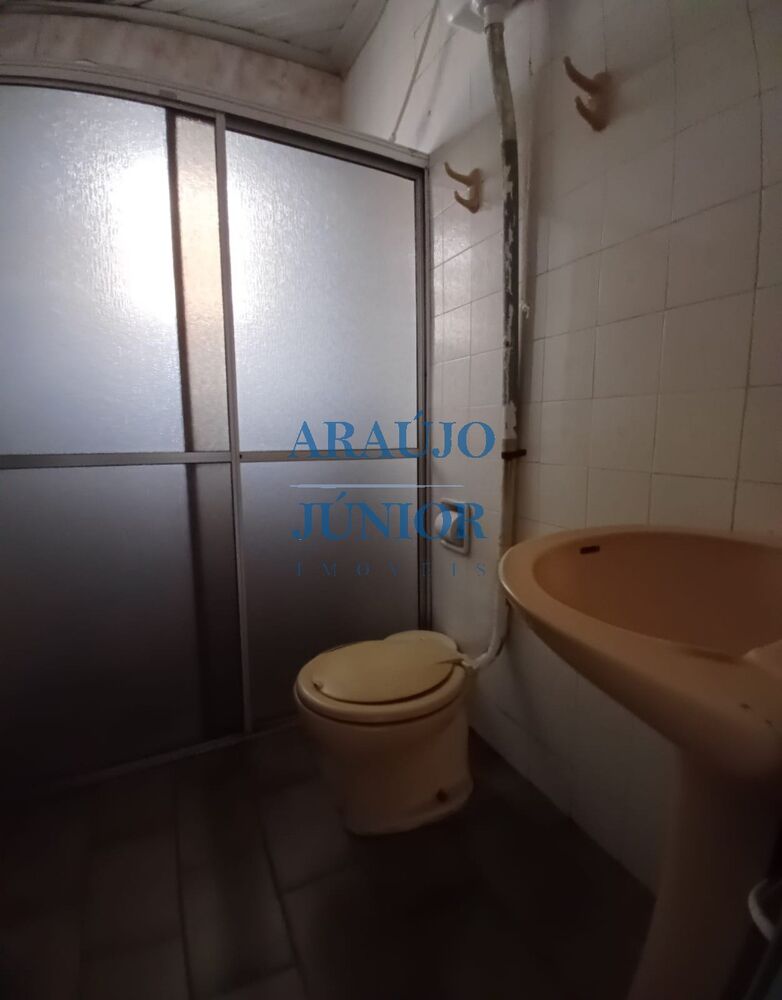Casa à venda com 3 quartos, 157m² - Foto 2