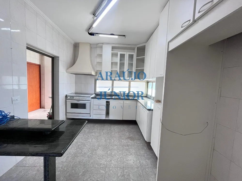 Apartamento, 4 quartos, 221 m² - Foto 4