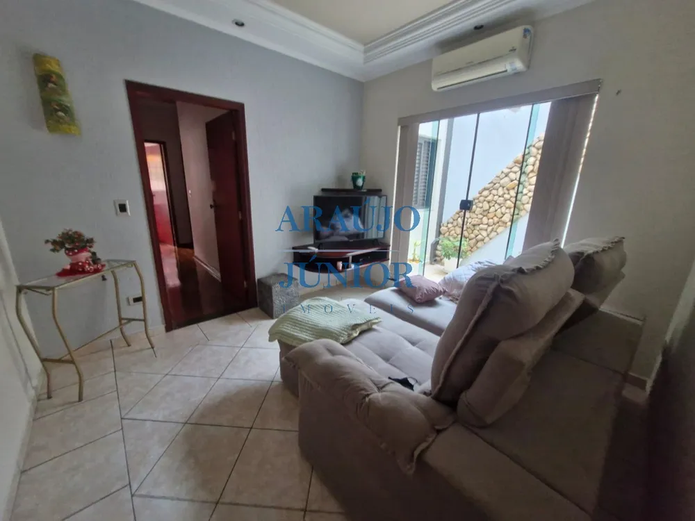 Casa, 3 quartos, 220 m² - Foto 3