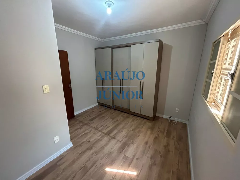 Casa à venda com 4 quartos, 154m² - Foto 3