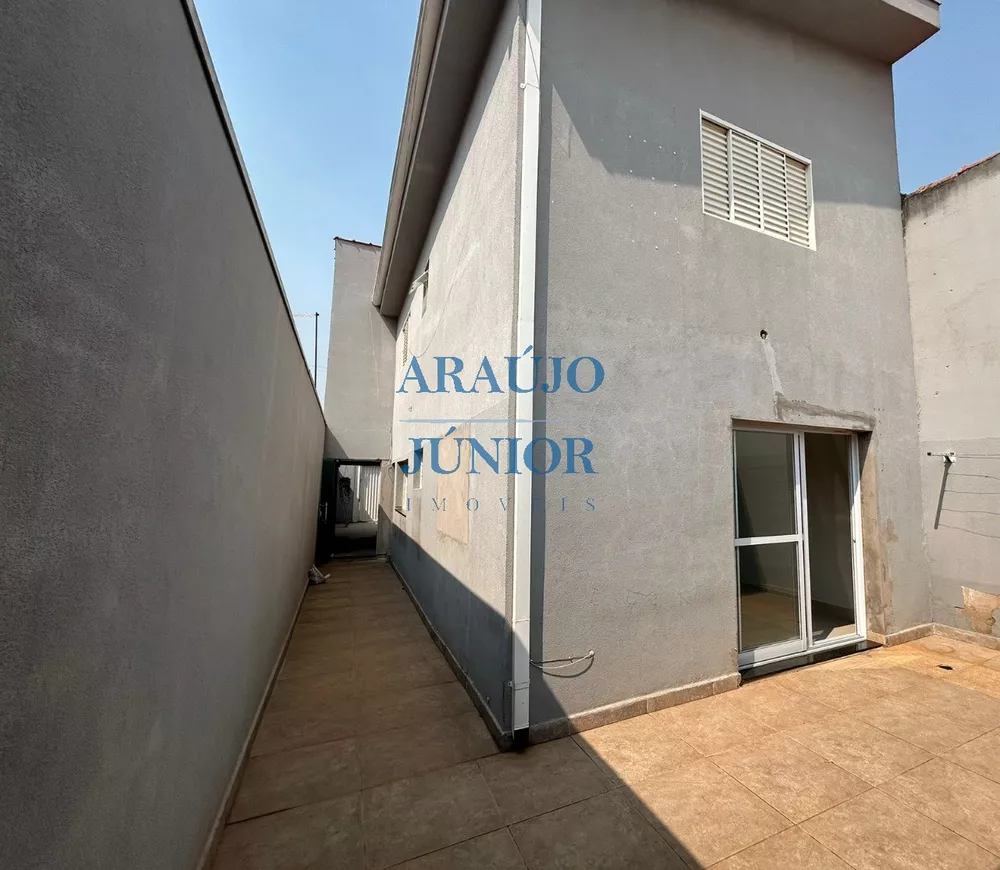 Casa à venda com 4 quartos, 154m² - Foto 2