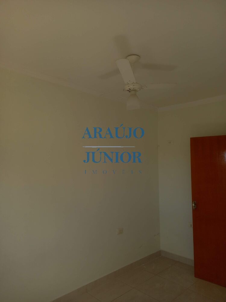 Casa à venda com 3 quartos, 150m² - Foto 1