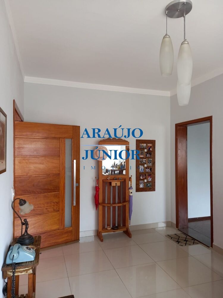 Casa à venda com 3 quartos, 270m² - Foto 4