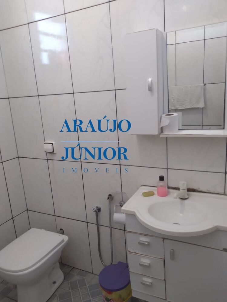Casa à venda com 2 quartos, 45m² - Foto 4