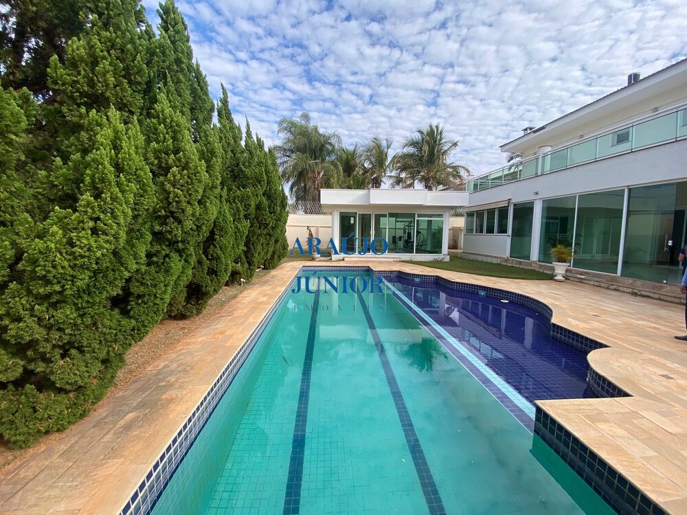 Casa à venda com 5 quartos, 726m² - Foto 1