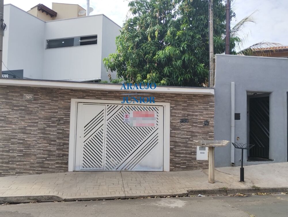 Casa à venda com 3 quartos, 224m² - Foto 1