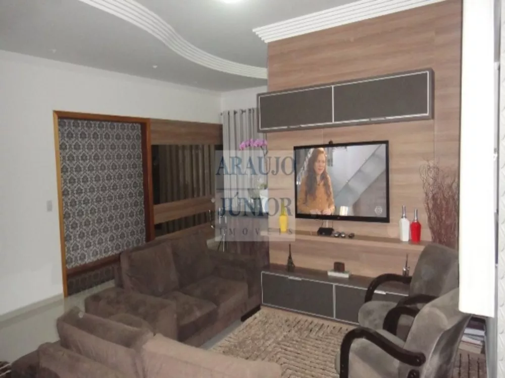 Casa, 3 quartos, 220 m² - Foto 1