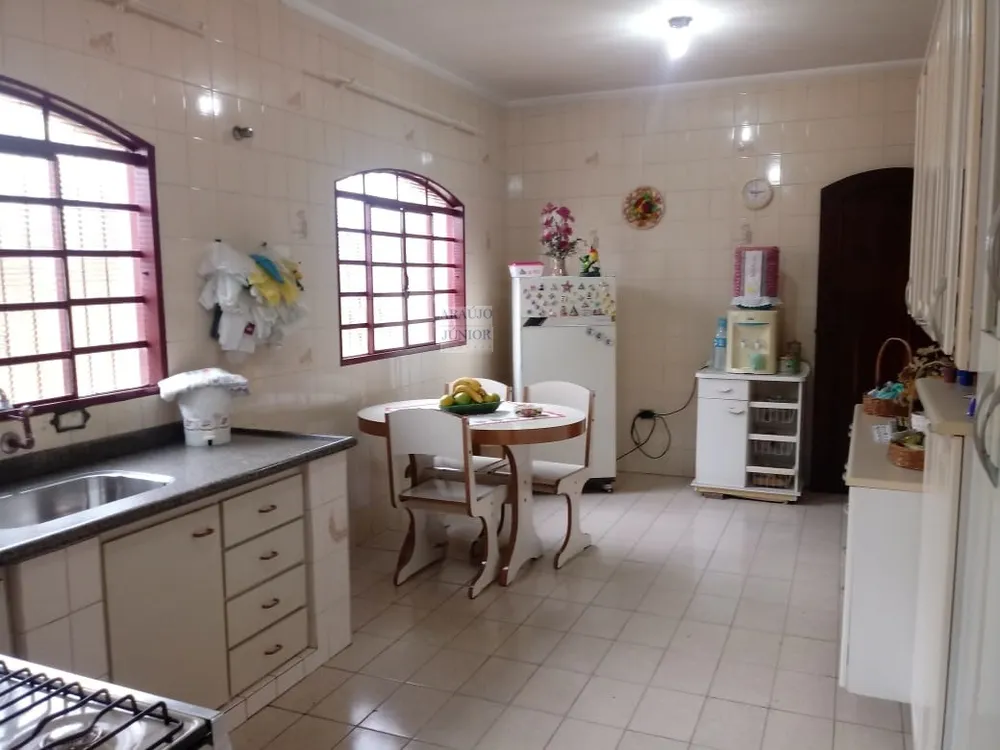 Casa, 2 quartos, 202 m² - Foto 3