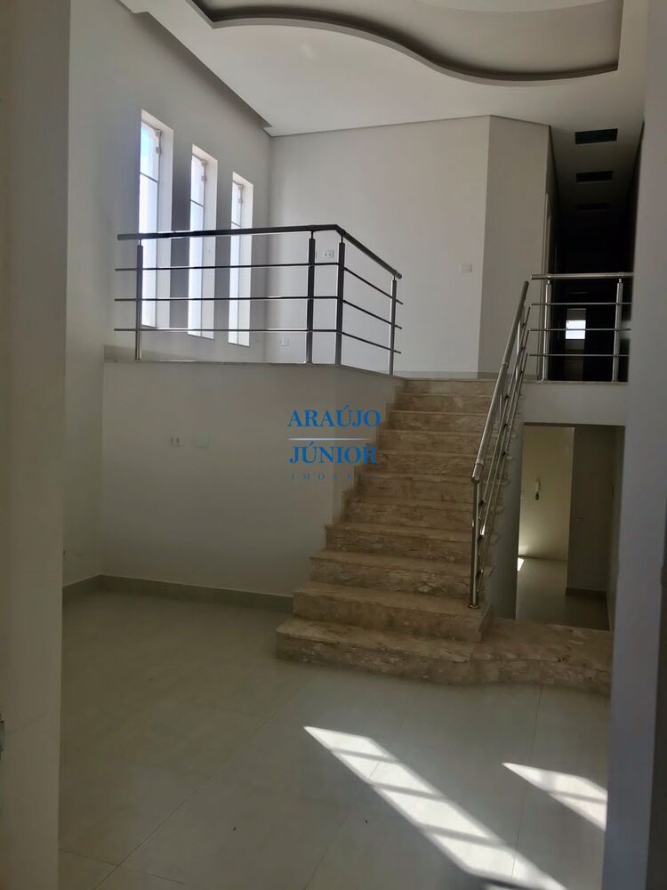 Casa à venda com 3 quartos, 189m² - Foto 1
