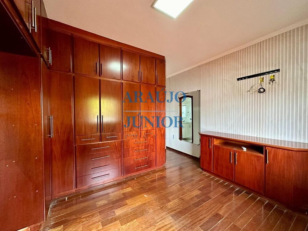 Casa, 3 quartos, 263 m² - Foto 20