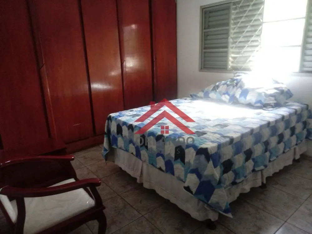 Casa, 4 quartos, 220 m² - Foto 1
