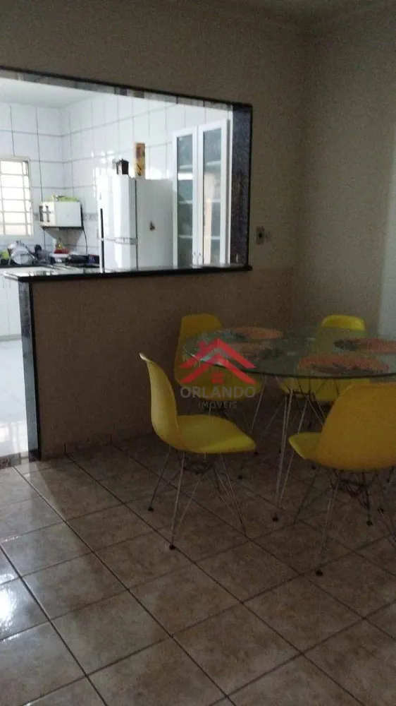 Casa, 3 quartos, 180 m² - Foto 2