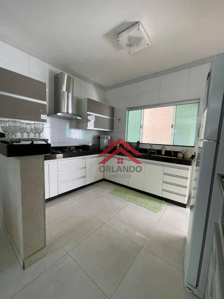 Casa, 3 quartos, 183 m² - Foto 4