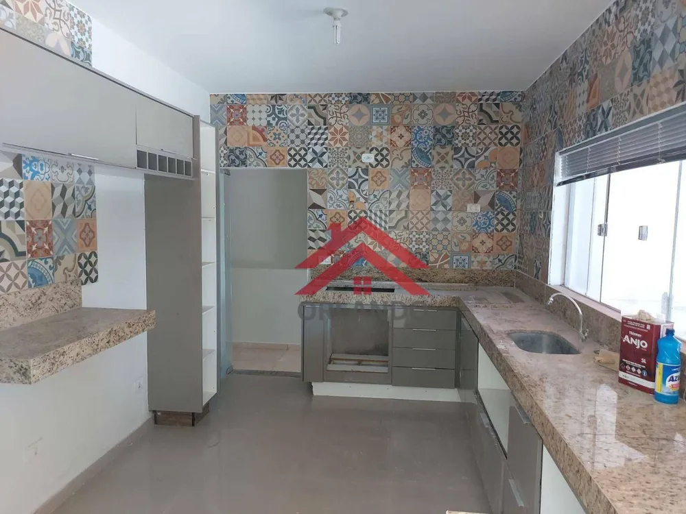 Casa, 3 quartos, 215 m² - Foto 1