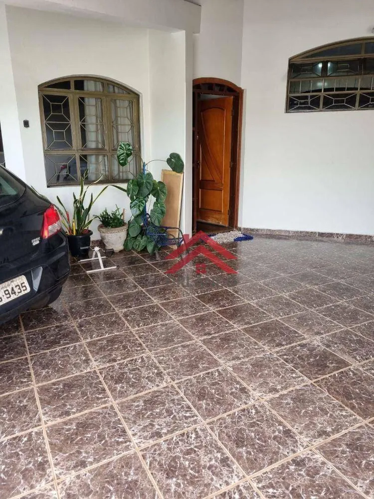 Casa, 3 quartos, 210 m² - Foto 2