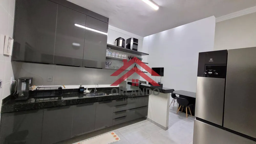 Casa, 4 quartos, 183 m² - Foto 1