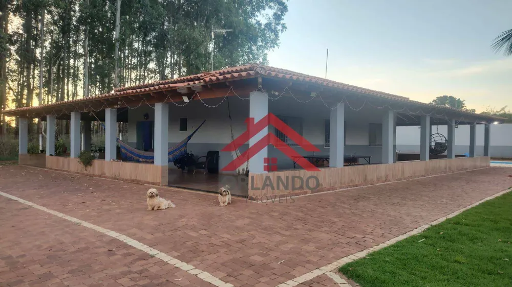 Chácara, 3 quartos, 4000 m² - Foto 1