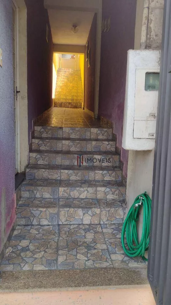 Sobrado à venda com 2 quartos, 300m² - Foto 2