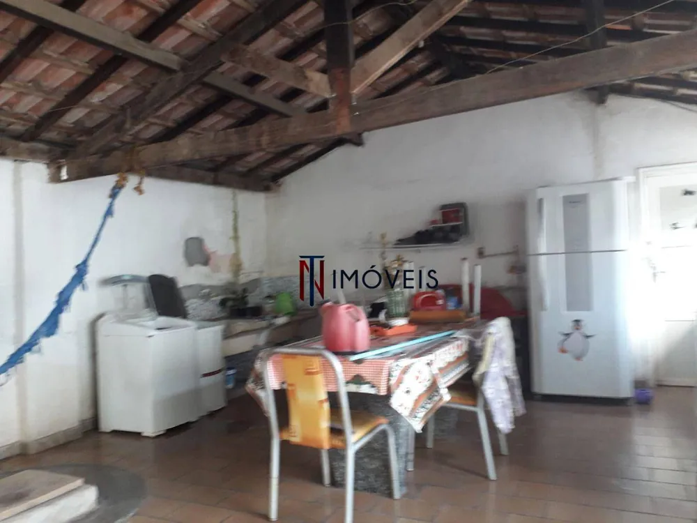 Casa, 3 quartos, 239 m² - Foto 1