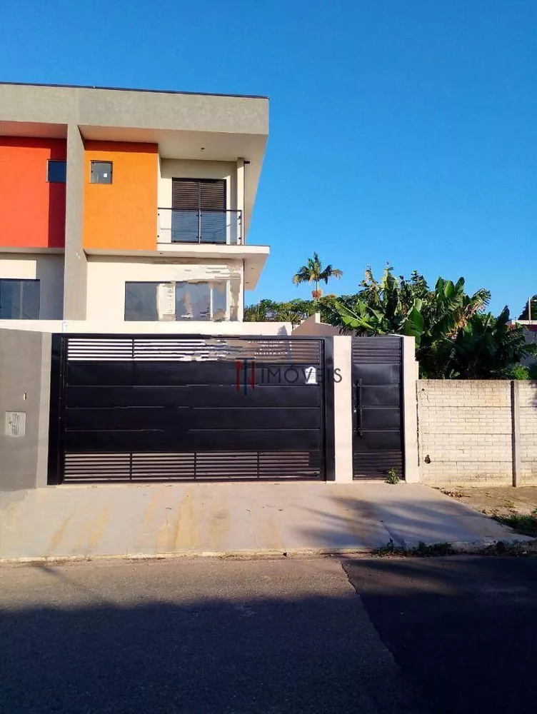 Sobrado à venda e aluguel com 3 quartos, 139m² - Foto 1