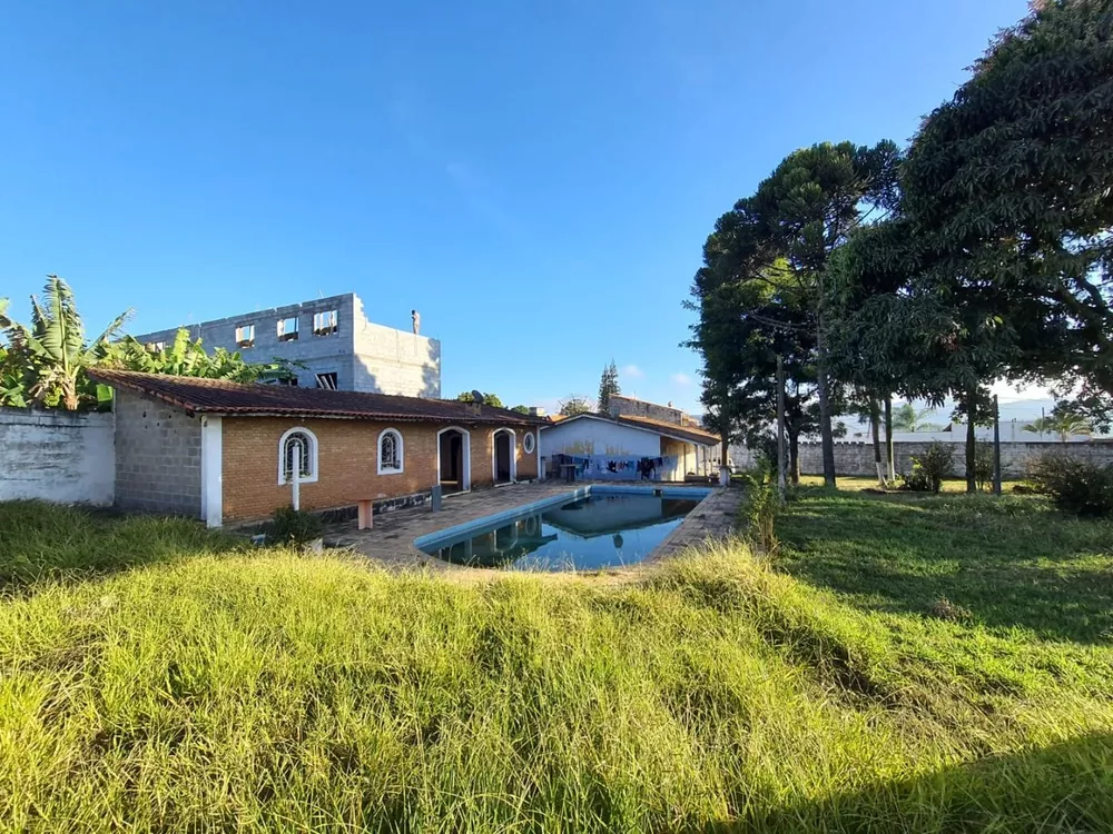 Chácara à venda com 3 quartos, 200m² - Foto 2