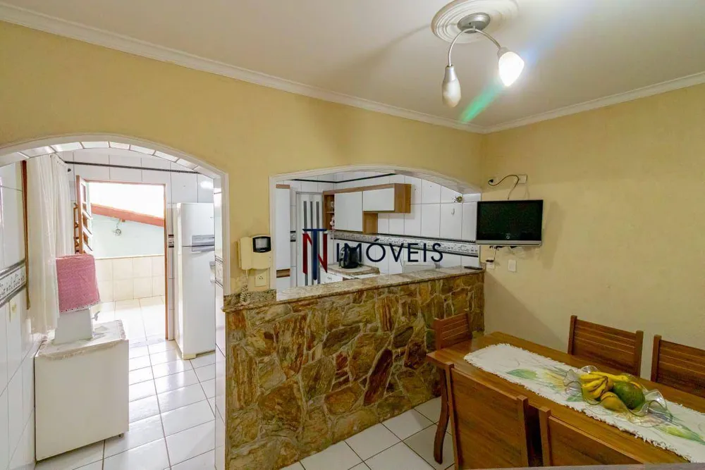 Sobrado, 3 quartos, 214 m² - Foto 2