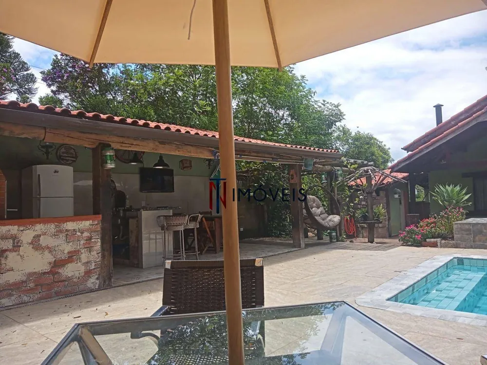 Casa, 3 quartos, 214 m² - Foto 1