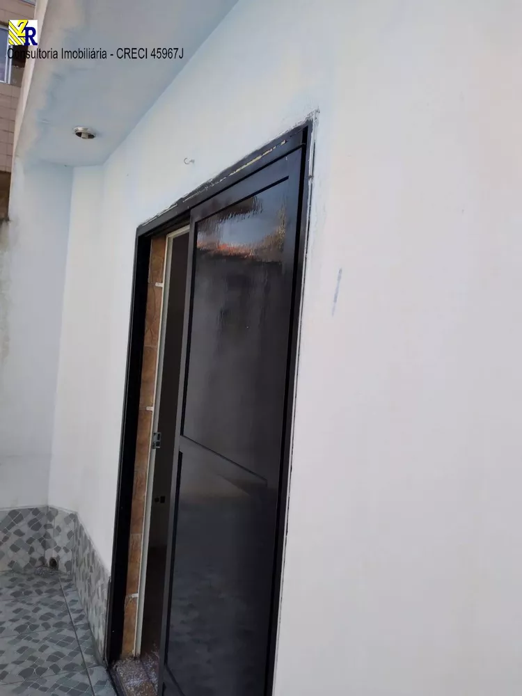 Casa à venda com 2 quartos, 80m² - Foto 2