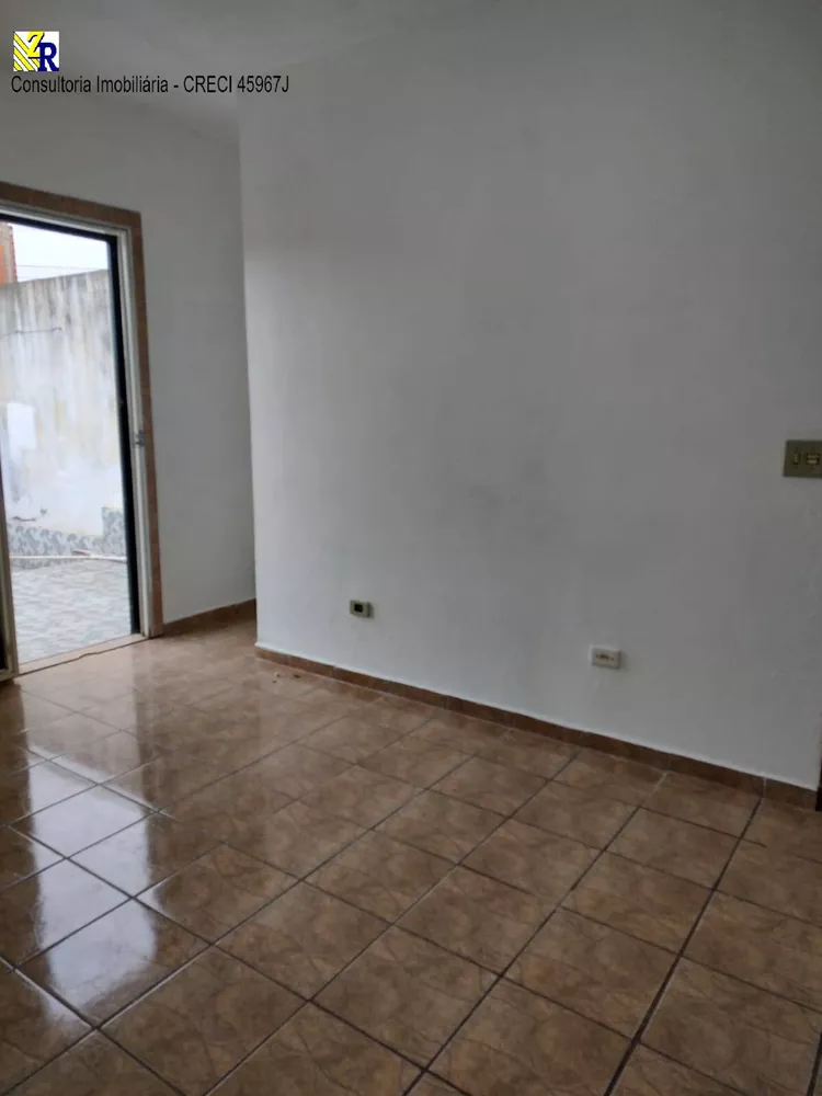 Casa à venda com 2 quartos, 80m² - Foto 4